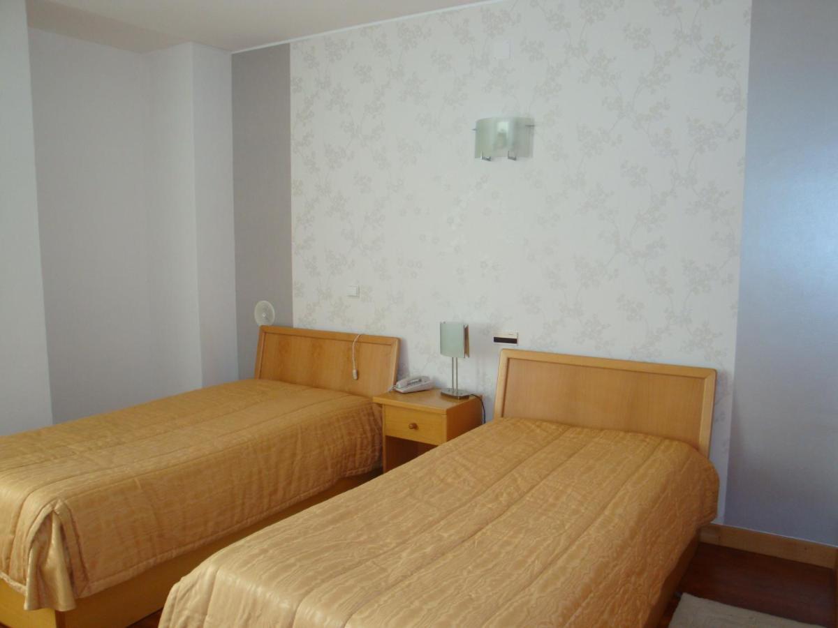 Hotel D. Ines De Castro Alcobaça Стая снимка